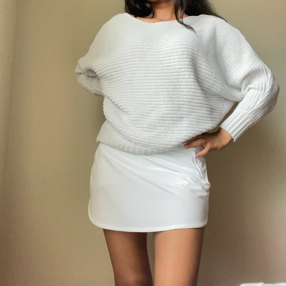 Forever 21 White Sweater Long Sleeve Top Size M